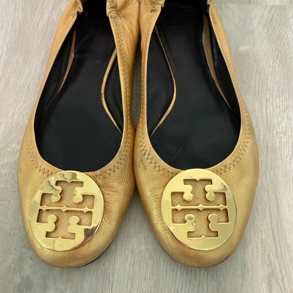 TORY BURCH Size 9.5 Reva Gold Distressed Leather Ballet Flat Metallic - Picture 3 of 14